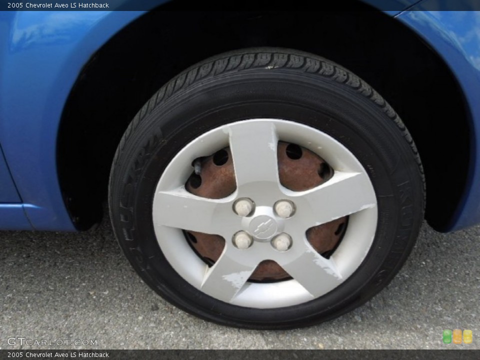 2005 Chevrolet Aveo LS Hatchback Wheel and Tire Photo #62750455