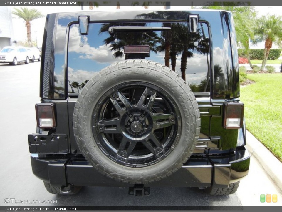 2010 Jeep Wrangler Unlimited Custom Wheel and Tire Photo #62799744