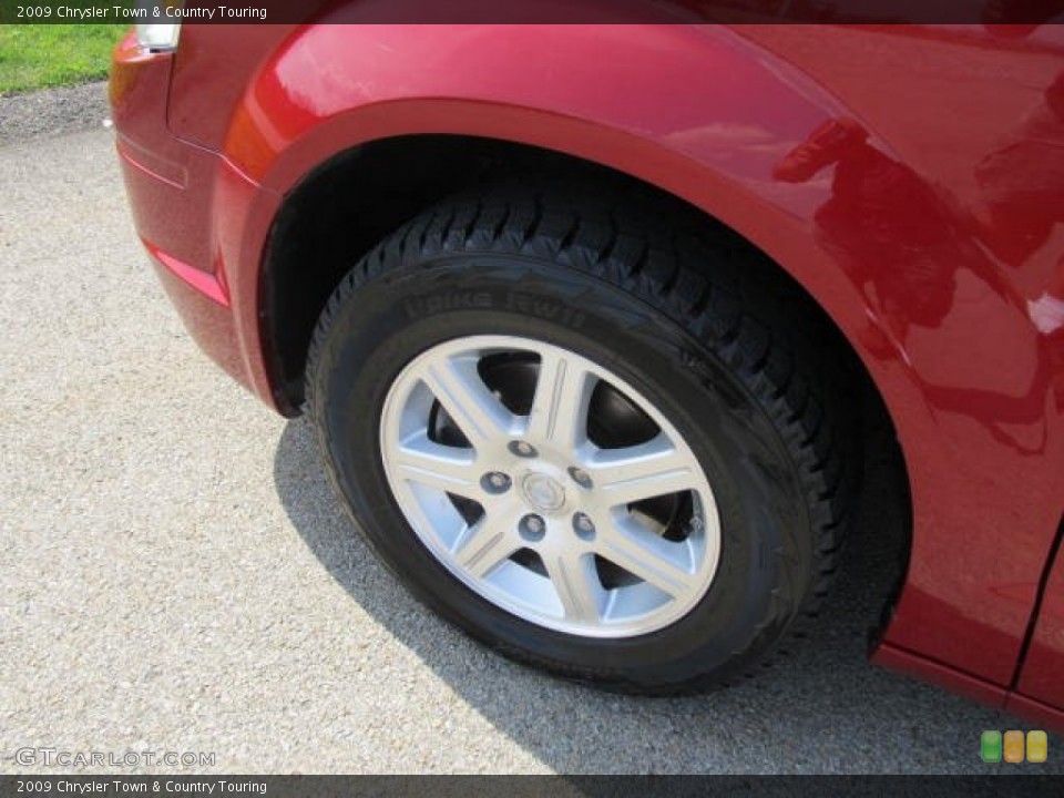 2009 Chrysler Town & Country Touring Wheel and Tire Photo #62831056