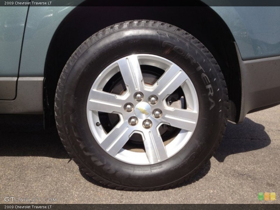 2009 Chevrolet Traverse LT Wheel and Tire Photo #62889296