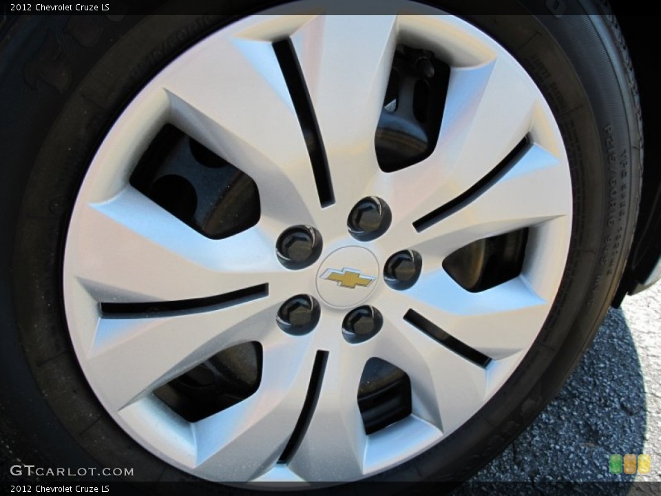 2012 Chevrolet Cruze LS Wheel and Tire Photo #62942338