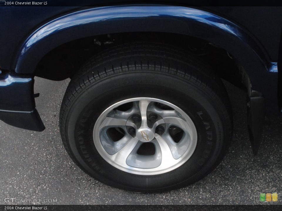 2004 Chevrolet Blazer LS Wheel and Tire Photo #62950725