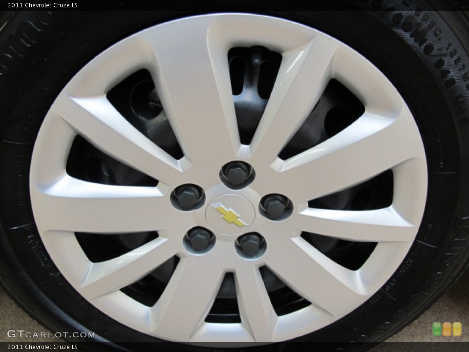 2011 Chevrolet Cruze LS Wheel and Tire Photo #63009161