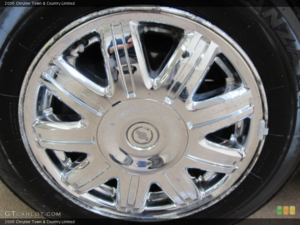2006 Chrysler Town & Country Limited Wheel and Tire Photo #63011117