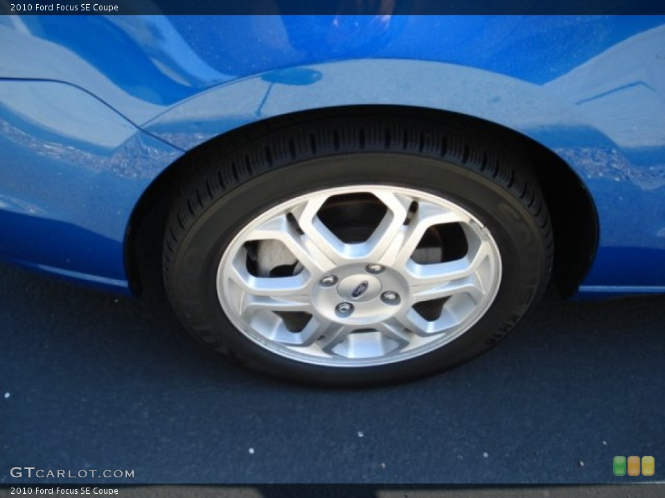 2010 Ford Focus SE Coupe Wheel and Tire Photo #63103442
