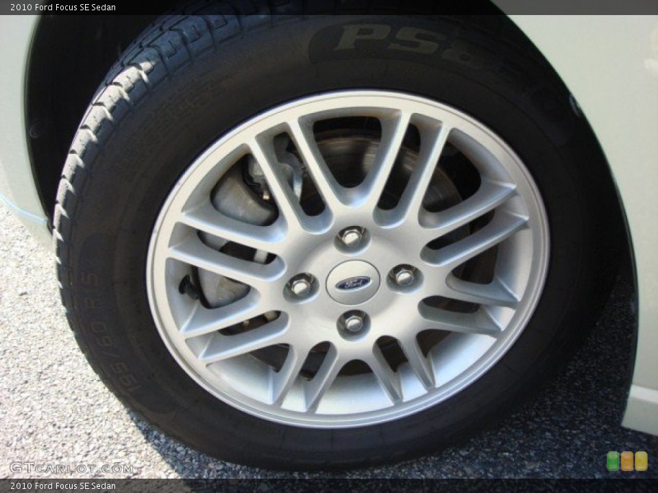 2010 Ford Focus SE Sedan Wheel and Tire Photo #63130691