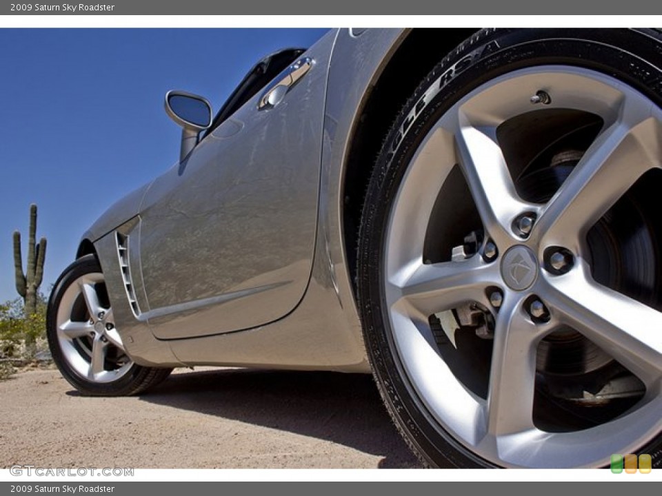 2009 Saturn Sky Roadster Wheel and Tire Photo #63258157