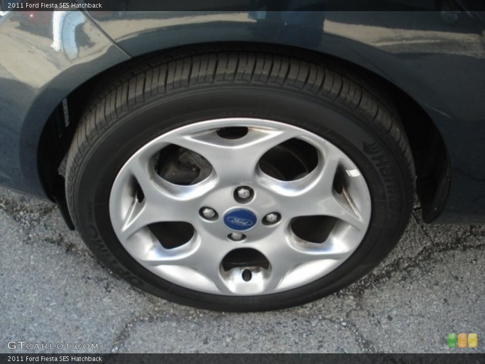 2011 Ford Fiesta SES Hatchback Wheel and Tire Photo #63389816
