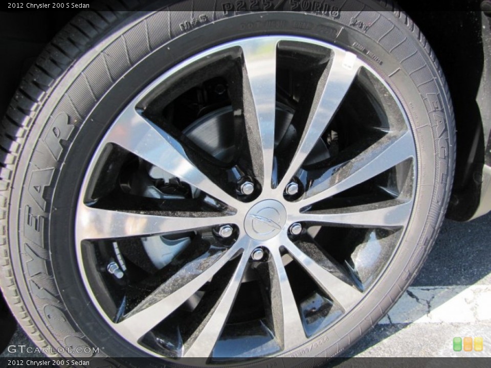2012 Chrysler 200 S Sedan Wheel and Tire Photo #63557971