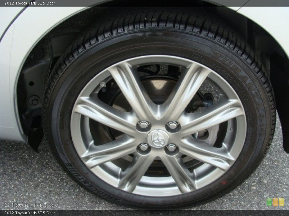 2012 Toyota Yaris SE 5 Door Wheel and Tire Photo #63647995