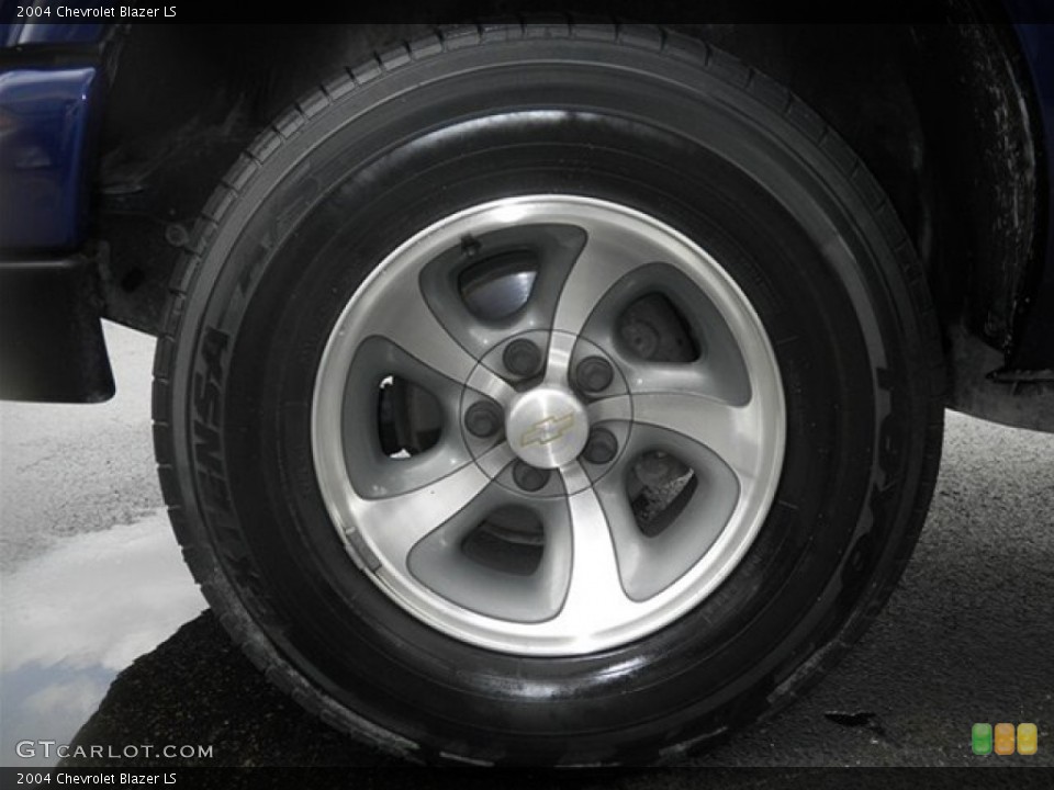 2004 Chevrolet Blazer LS Wheel and Tire Photo #63855334