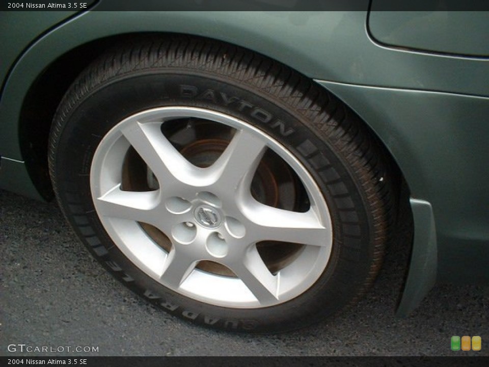2004 Nissan Altima 3.5 SE Wheel and Tire Photo #63857883