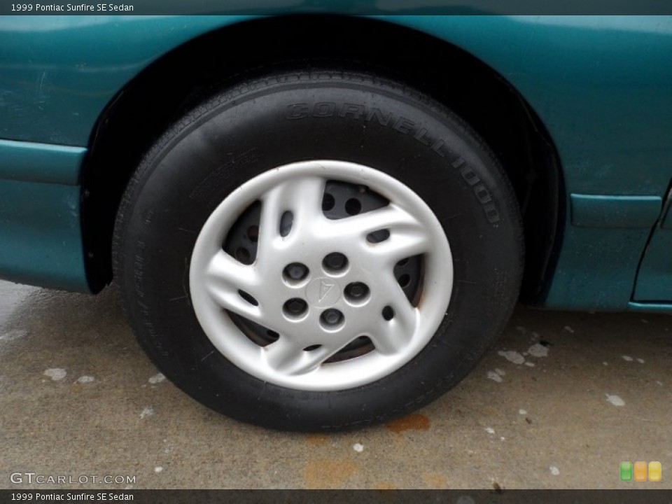 1999 Pontiac Sunfire SE Sedan Wheel and Tire Photo #63900374