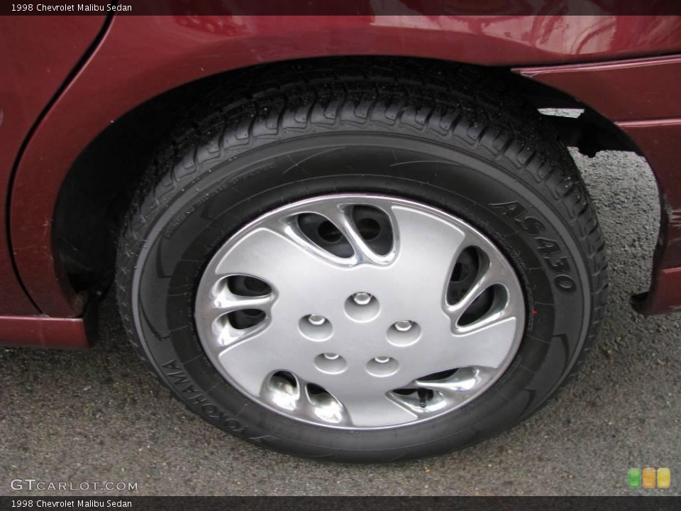 1998 Chevrolet Malibu Sedan Wheel and Tire Photo #6391928