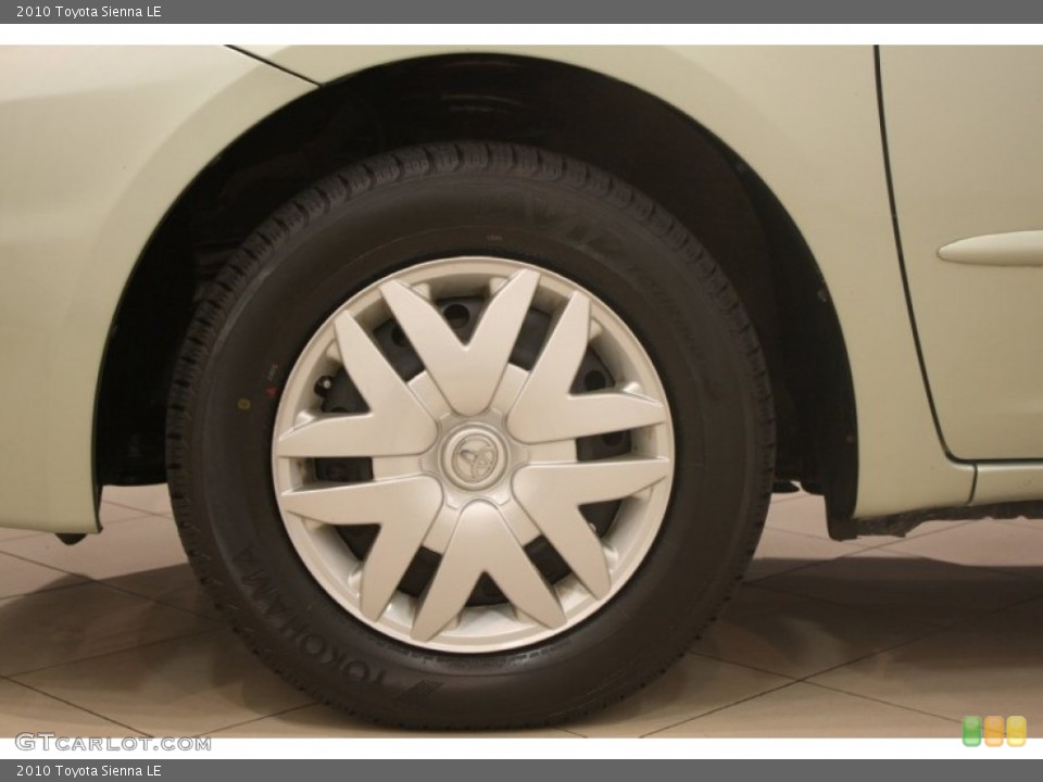 2010 Toyota Sienna LE Wheel and Tire Photo #64227482