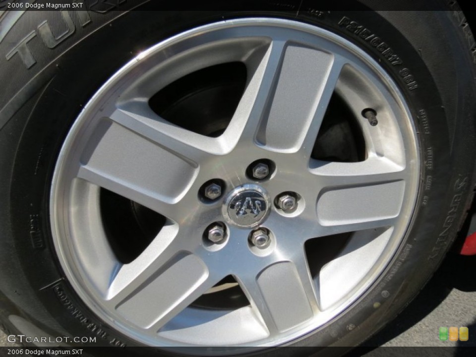 2006 Dodge Magnum SXT Wheel and Tire Photo #64333118