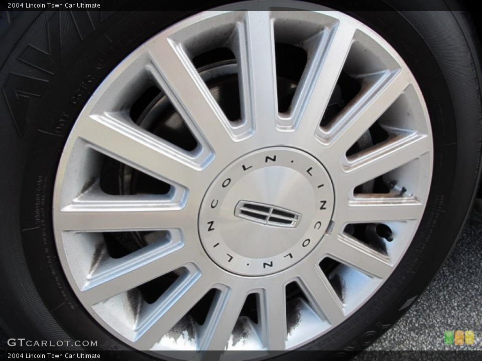 2004 Lincoln Town Car Ultimate Wheel and Tire Photo #64449423