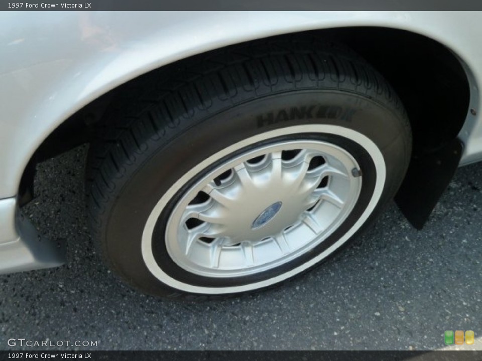 1997 Ford Crown Victoria LX Wheel and Tire Photo #64886537