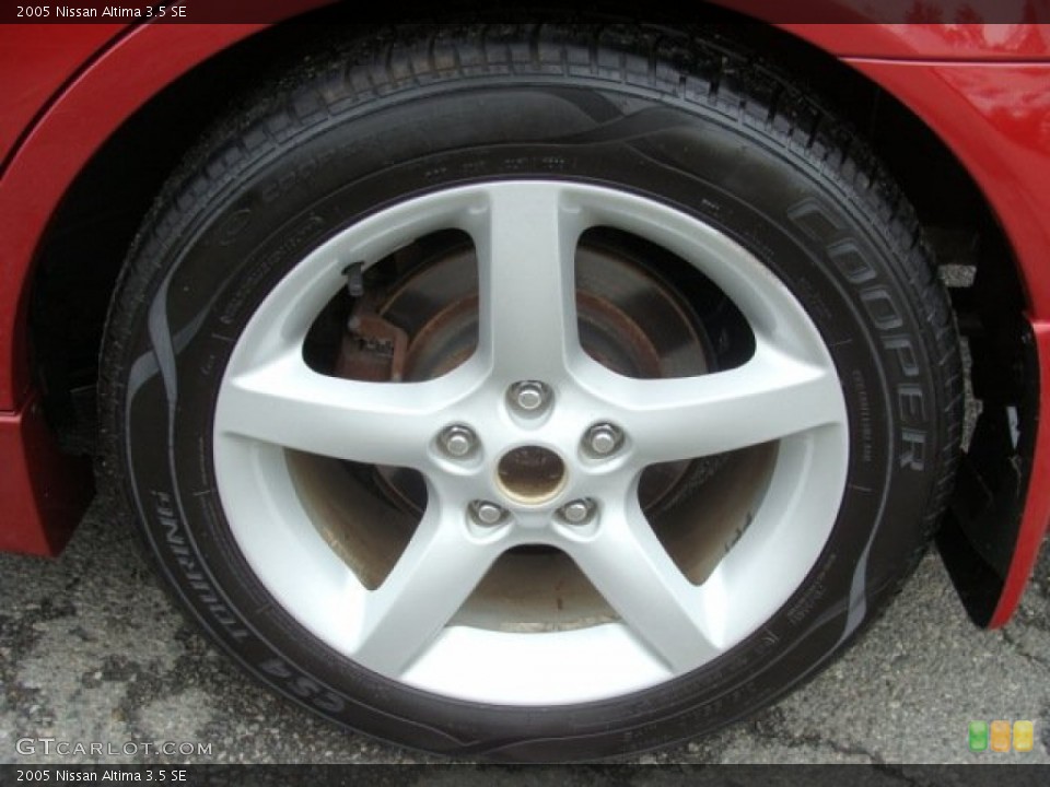 2005 Nissan Altima 3.5 SE Wheel and Tire Photo #64928560