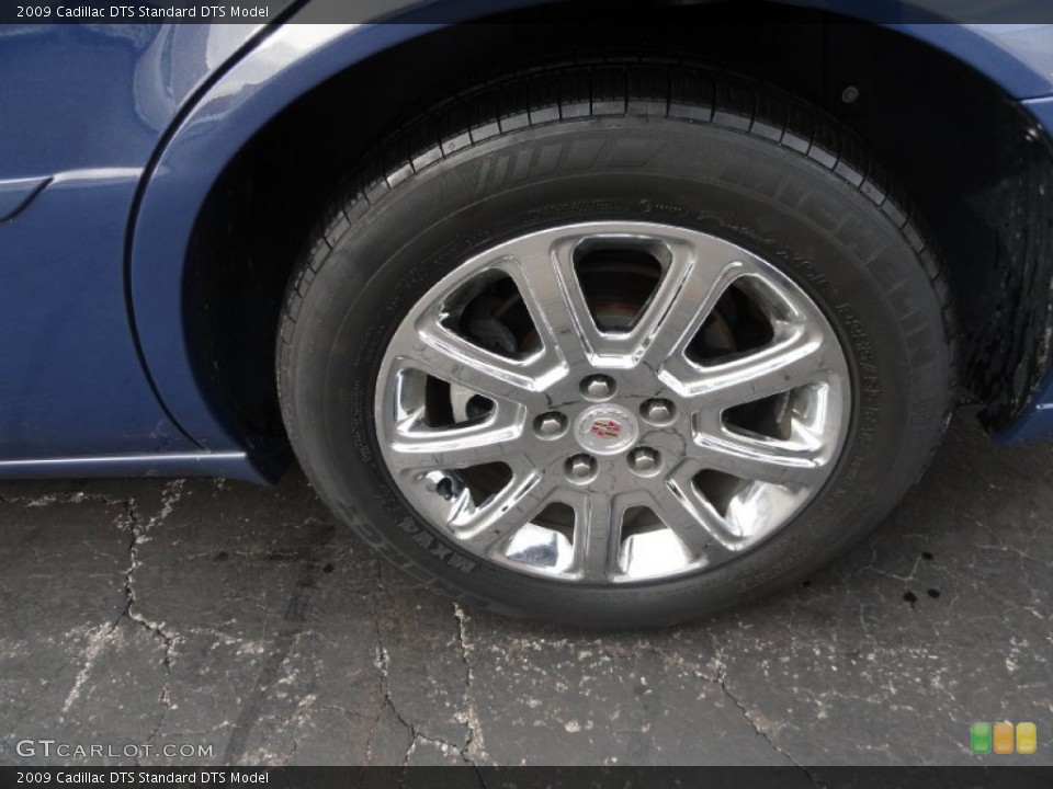 2009 Cadillac DTS  Wheel and Tire Photo #64996427