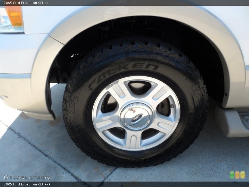 2005 Ford Expedition XLT 4x4 Wheel and Tire Photo #65170923