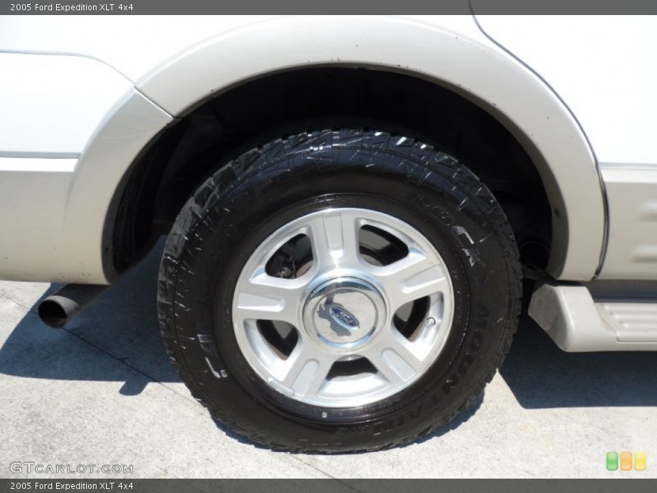 2005 Ford Expedition XLT 4x4 Wheel and Tire Photo #65170935