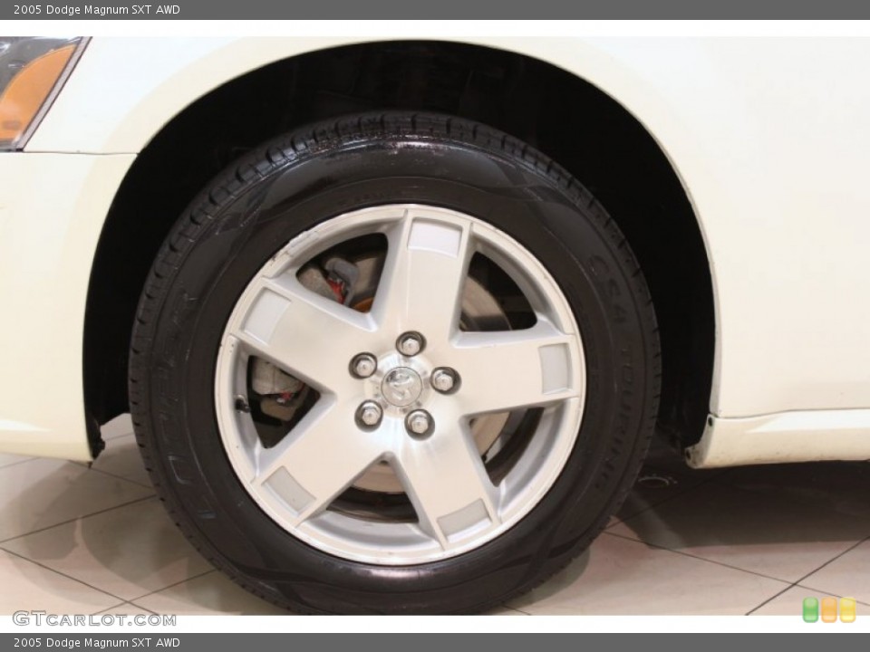 2005 Dodge Magnum SXT AWD Wheel and Tire Photo #65224360