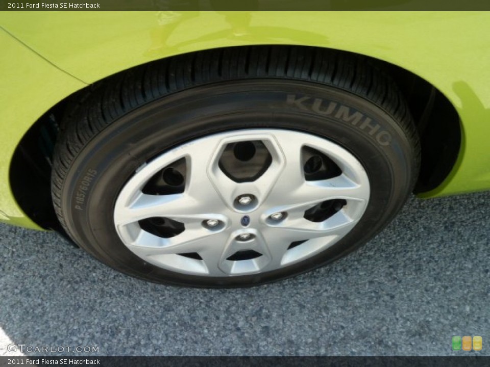 2011 Ford Fiesta SE Hatchback Wheel and Tire Photo #65476981