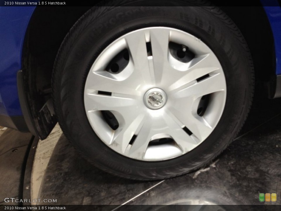 2010 Nissan Versa 1.8 S Hatchback Wheel and Tire Photo #65534361