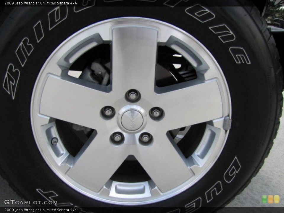 2009 Jeep Wrangler Unlimited Sahara 4x4 Wheel and Tire Photo #65538573