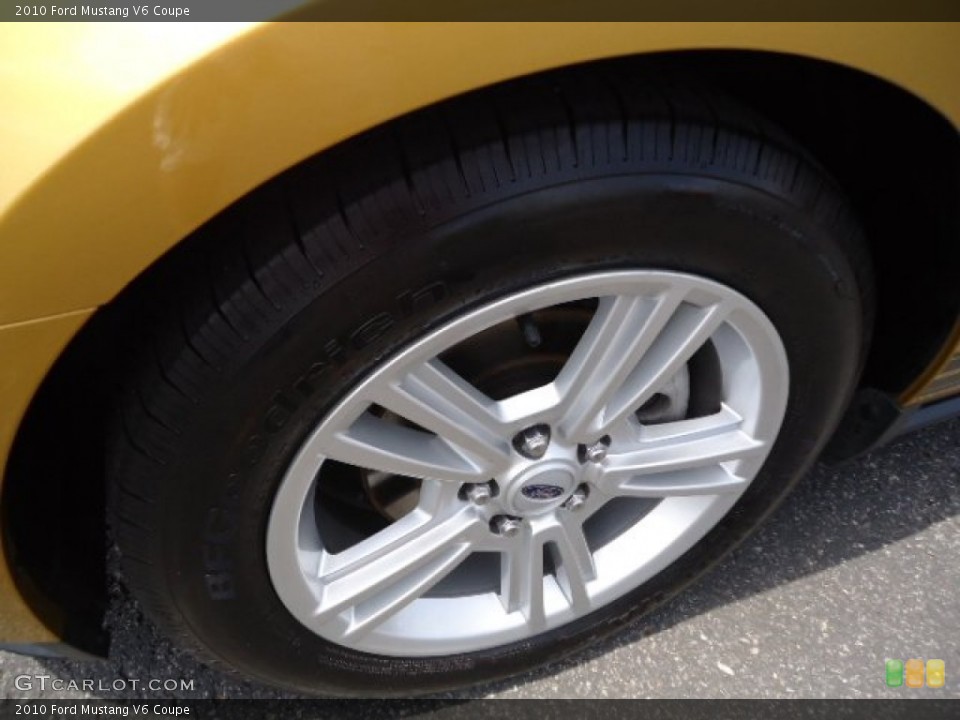 2010 Ford Mustang V6 Coupe Wheel and Tire Photo #65574710