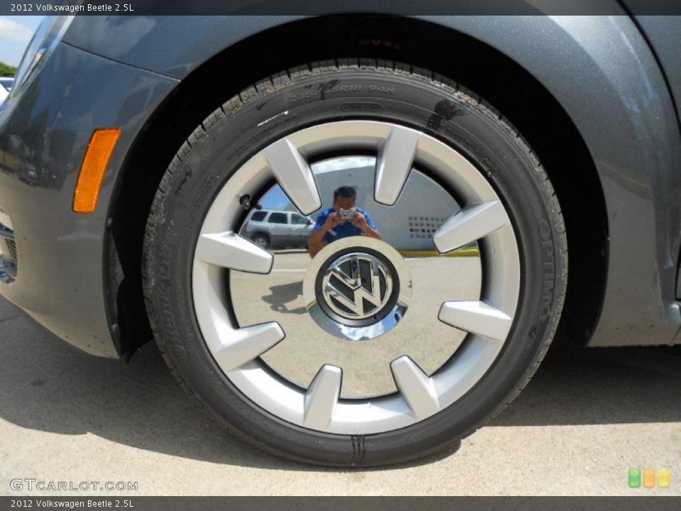 2012 Volkswagen Beetle 2.5L Wheel and Tire Photo #65574971
