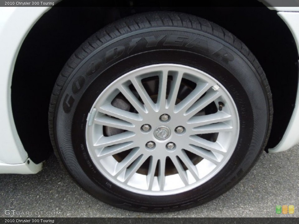 2010 Chrysler 300 Touring Wheel and Tire Photo #65594594