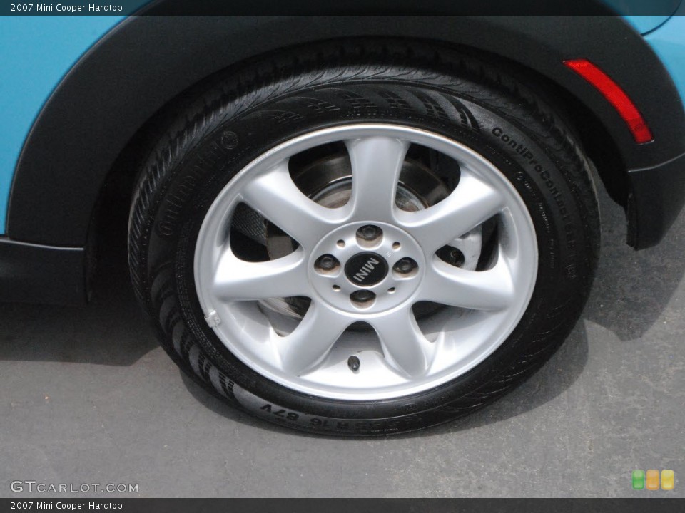 2007 Mini Cooper Hardtop Wheel and Tire Photo #65670887