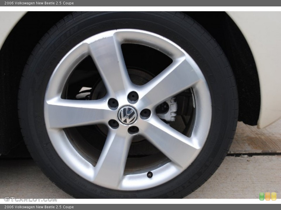 2006 Volkswagen New Beetle 2.5 Coupe Wheel and Tire Photo #65676321