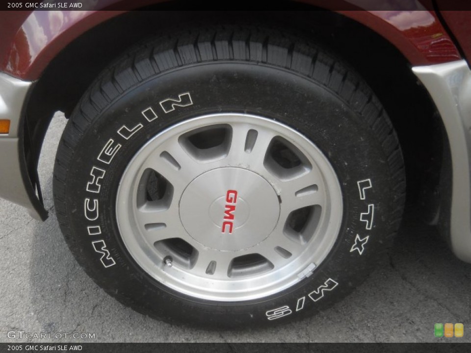 2005 GMC Safari SLE AWD Wheel and Tire Photo #65722490
