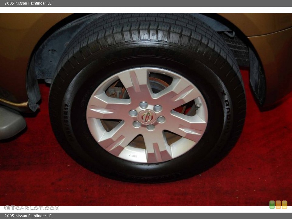 2005 Nissan Pathfinder LE Wheel and Tire Photo #65789417