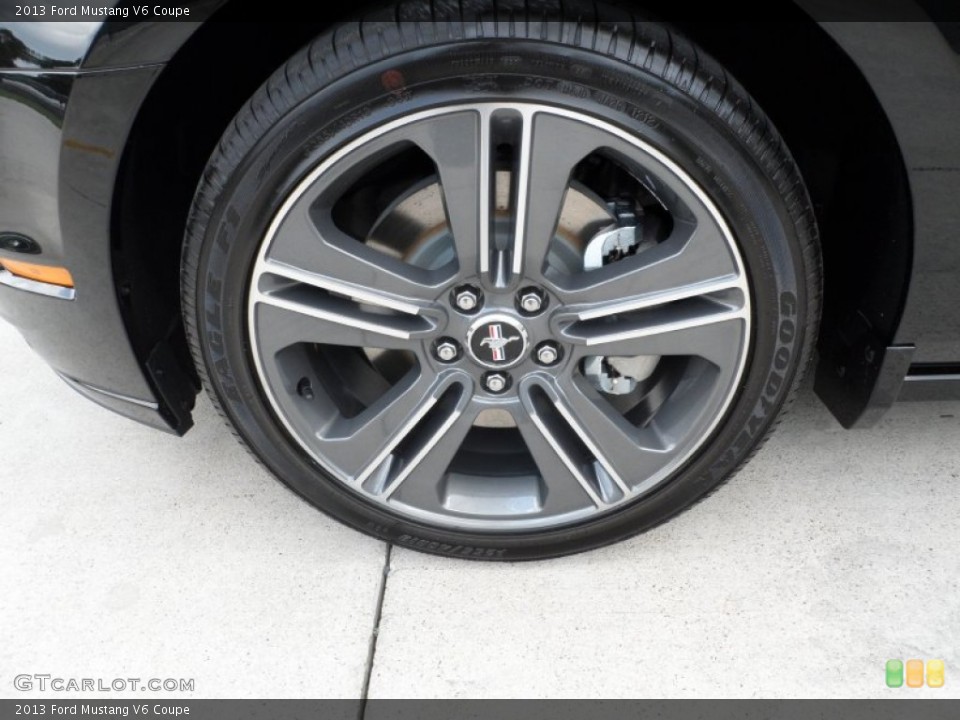 2013 Ford Mustang V6 Coupe Wheel and Tire Photo #65901099