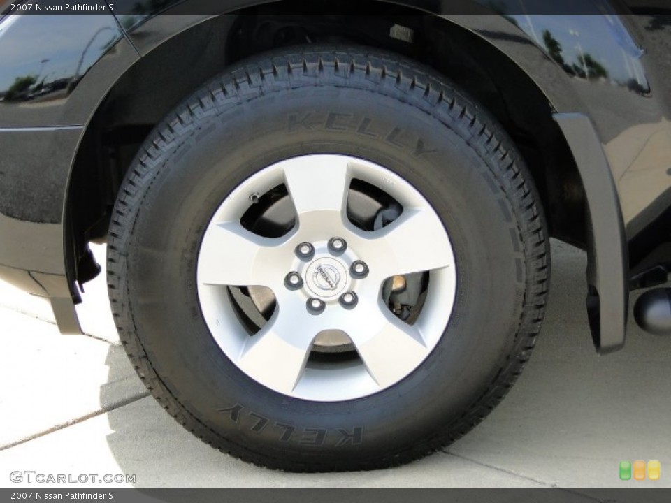 2007 Nissan Pathfinder S Wheel and Tire Photo #66111168