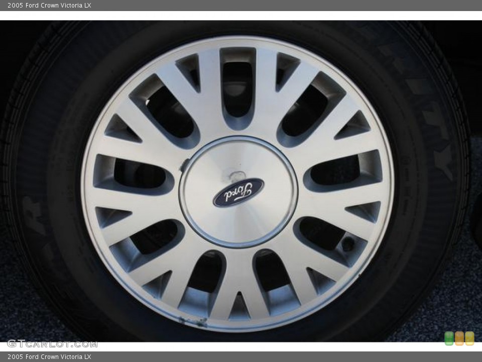 2005 Ford Crown Victoria LX Wheel and Tire Photo #66111966