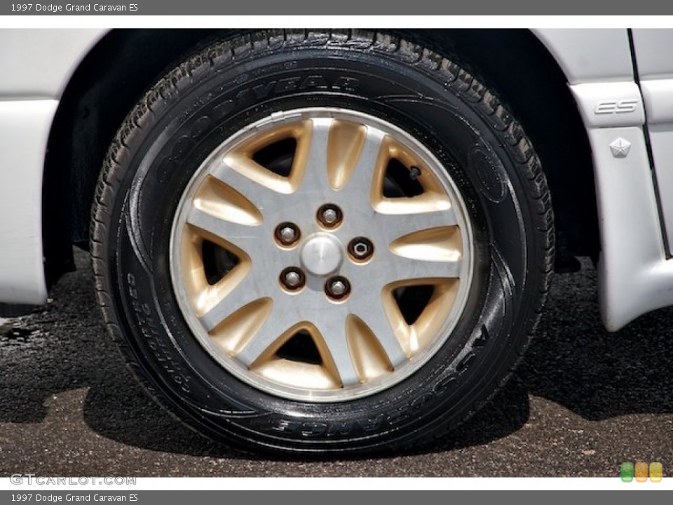 1997 Dodge Grand Caravan ES Wheel and Tire Photo #66183098