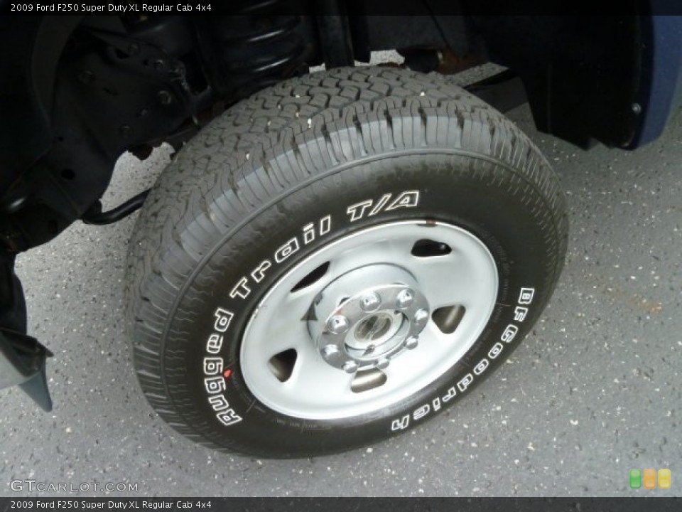 2009 Ford F250 Super Duty XL Regular Cab 4x4 Wheel and Tire Photo #66192569