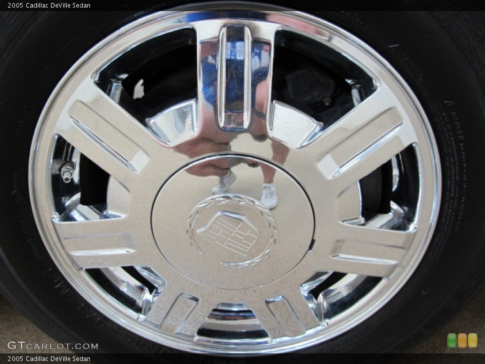 2005 Cadillac DeVille Sedan Wheel and Tire Photo #66317265
