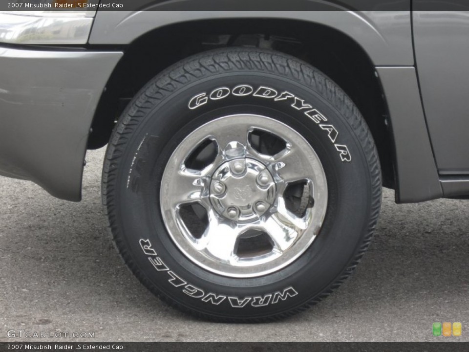 2007 Mitsubishi Raider LS Extended Cab Wheel and Tire Photo #66492198