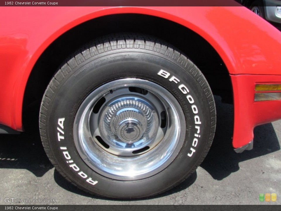 1982 Chevrolet Corvette Coupe Wheel and Tire Photo #66835646
