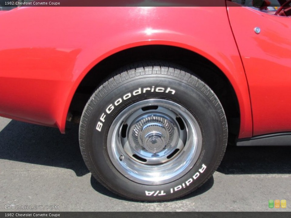 1982 Chevrolet Corvette Coupe Wheel and Tire Photo #66835664