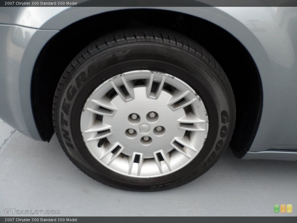2007 Chrysler 300  Wheel and Tire Photo #66868124