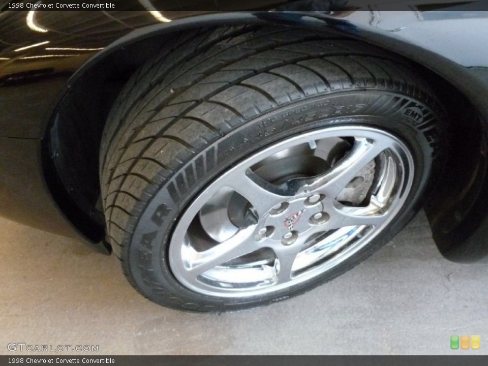 1998 Chevrolet Corvette Convertible Wheel and Tire Photo #66880598