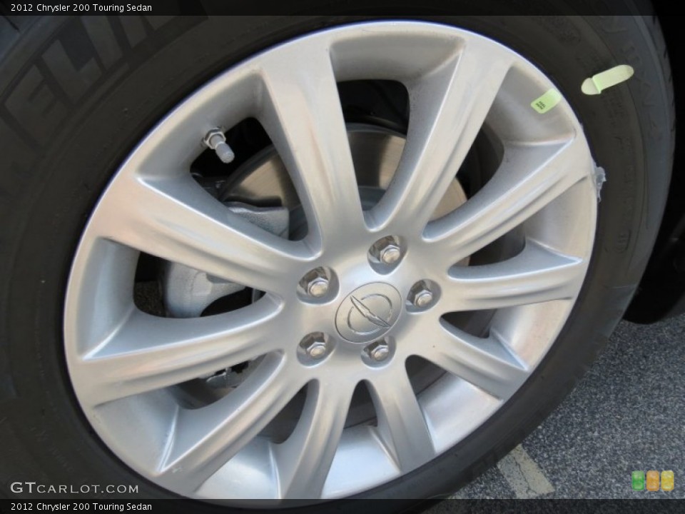 2012 Chrysler 200 Touring Sedan Wheel and Tire Photo #66952367