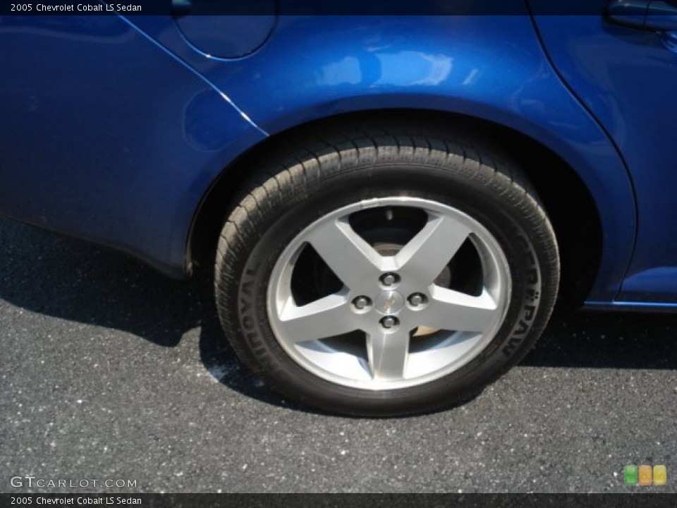 2005 Chevrolet Cobalt LS Sedan Wheel and Tire Photo #67000192